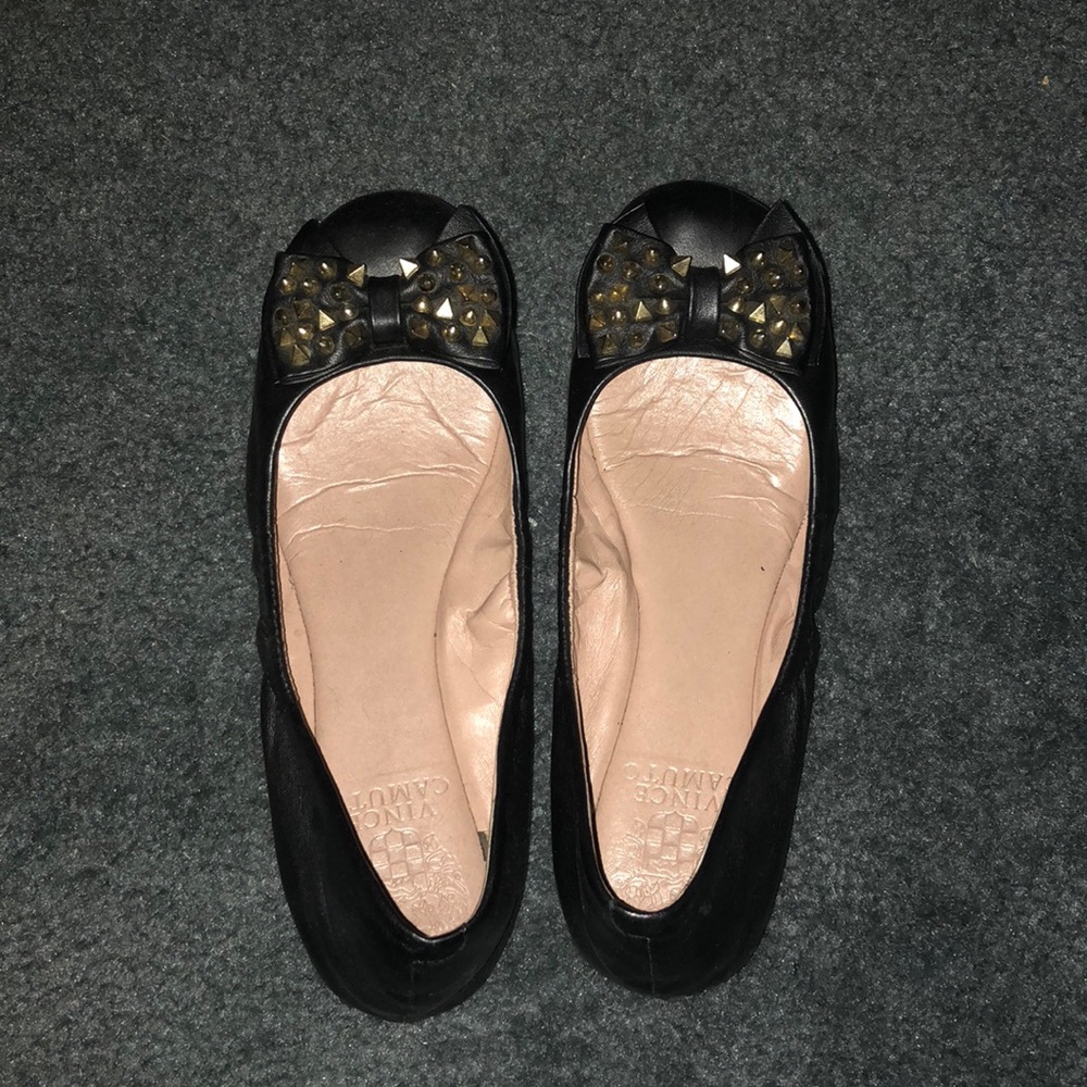 Adorable Vince Camuto ballet flat!